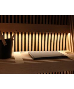 Set di 2 cuscini da sauna Tylö in acrilico Dralon grigio, imbottiti e lavabili. Dimensioni 500×400×15 mm, con bordo decorativo e maniglia per facile utilizzo.